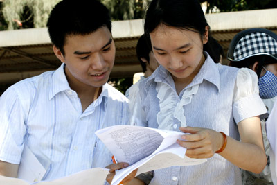 Đề Hóa “dễ thở” hơn Toán và Lý