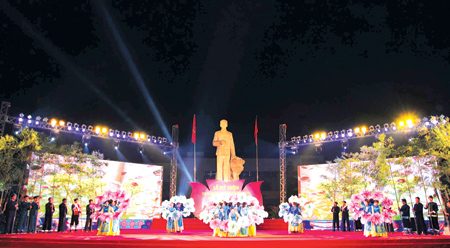 Mít tinh trọng thể kỷ niệm 70 năm Ngày Bác Hồ về nước trực tiếp lãnh đạo cách mạng