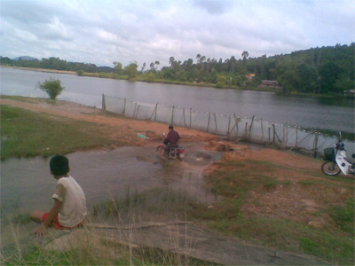 Bao giờ thoát khỏi cảnh “ốc đảo”
