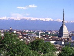 Đặt tượng Bác Hồ tại lãnh sự Việt Nam ở Torino