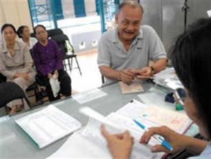 Gia đình hạ sĩ quan, binh sĩ tại ngũ được hưởng trợ cấp