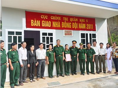 Tặng nhà cho đồng đội nữ trong ngày 20-10