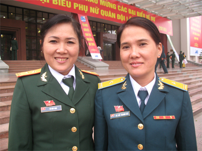 Hai chị em cùng dự Đại hội phụ nữ toàn quân