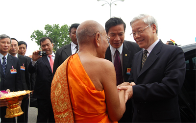 Tổng bí thư Nguyễn Phú Trọng rời Thủ đô Phnôm Pênh đi thăm tỉnh Xiêm Riệp