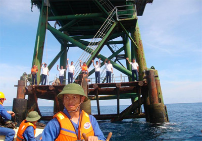 Mùa xuân từ những nhà giàn