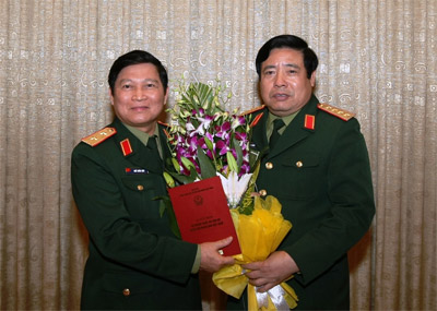 Trao quyết định bổ nhiệm Chủ nhiệm Tổng cục Chính trị Quân đội nhân dân Việt Nam