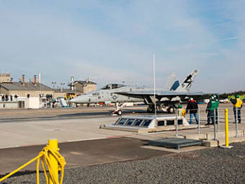 Hải quân Mỹ hoãn thử nghiệm EMALS