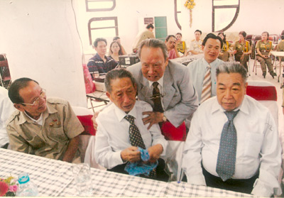 Những chuyến đi tình sâu, nghĩa nặng