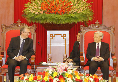 Thắt chặt quan hệ đoàn kết giữa hai Đảng và nhân dân hai nước