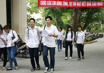 Đề Văn: Không đơn thuần là sự tái hiện kiến thức