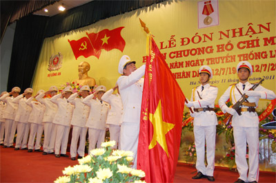 Lực lượng An ninh nhân dân đón nhận Huân chương Hồ Chí Minh