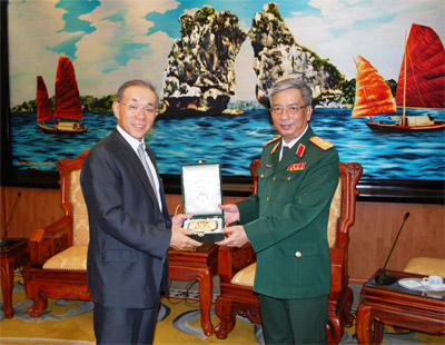 Trung tướng Nguyễn Chí Vịnh tiếp Đại sứ Nhật Bản