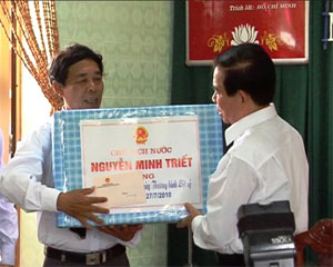 Chủ tịch nước quyết định tặng quà các đối tượng chính sách