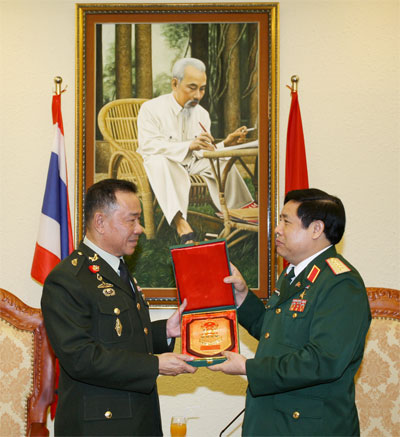 Tư lệnh Lực lượng Quốc phòng Thái Lan thăm chính thức Việt Nam