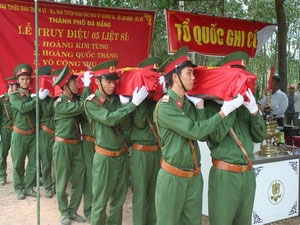 Truy điệu và an táng 5 liệt sỹ hy sinh tại núi Hòn Tàu