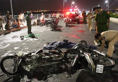 Phòng, chống nạn đua xe: Cần chế tài mạnh