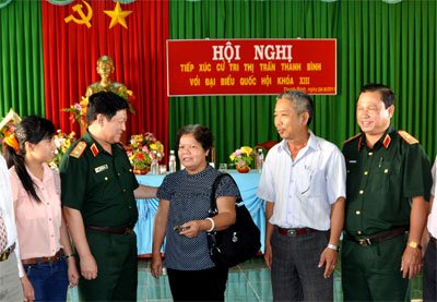 Trung tướng Ngô Xuân Lịch tiếp xúc cử tri tỉnh Bình Phước