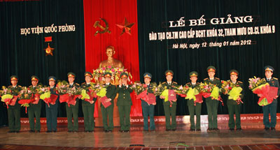 Bế giảng lớp chỉ huy tham mưu cao cấp binh chủng hợp thành và lớp tham mưu chiến dịch chiến lược