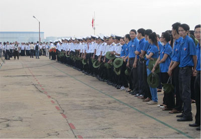 Đoàn đại biểu hành trình theo dấu tích đường Hồ Chí Minh trên biển đã tới Lộc An