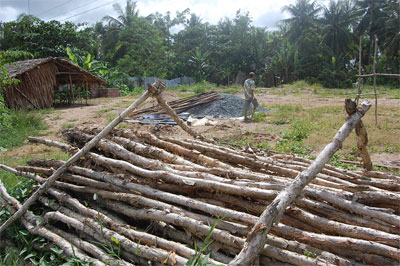 Nhiều trạm y tế dang dở