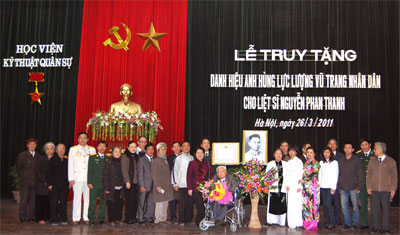 Đón nhận danh hiệu Anh hùng LLVTND cho liệt sỹ Nguyễn Phan Thanh