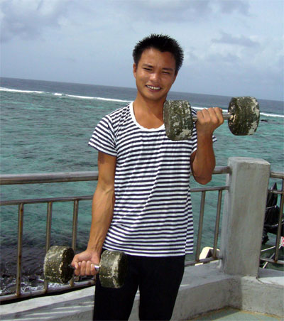 Rèn luyện thể lực ở đảo chìm