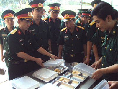 Từng bước thay thế đĩa chia suất ăn bộ binh