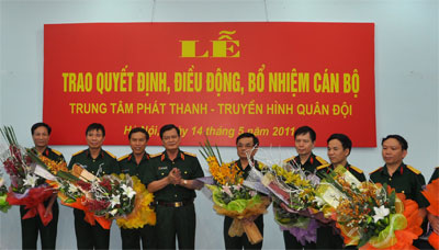 Trao quyết định điều động, bổ nhiệm cán bộ thuộc Trung tâm phát thanh-truyền hình quân đội