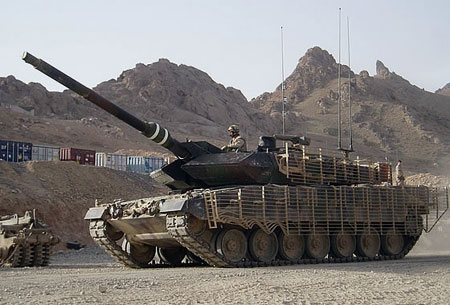 Tây Ban Nha, UAE nối lại đàm phán về MBT Báo đốm