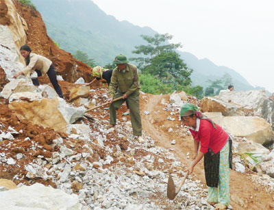 Bộ đội Đoàn B13 góp phần thay đổi  xóm Hạ Sơn