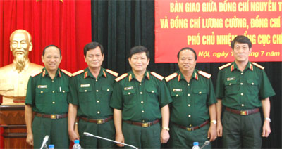 Tổ chức bàn giao công việc giữa Trung tướng Nguyễn Thành Cung với Trung tướng Lương Cường và Thiếu tướng Đào Duy Minh