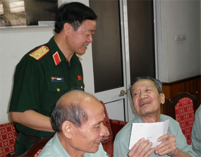 Lãnh đạo Bộ Quốc phòng thăm Đại tướng Võ Nguyên Giáp và Bệnh viện Trung ương Quân đội 108