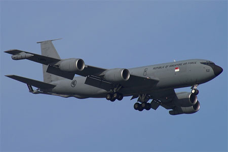 Không quân Singapore tìm kiếm máy bay tiếp liệu trên không mới