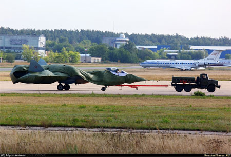 Nga công bố nguyên nhân PAK FA dừng bay tại MASK-2011