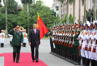 Quan hệ quốc phòng Việt Nam - Xin-ga-po phát triển cả bề rộng và chiều sâu