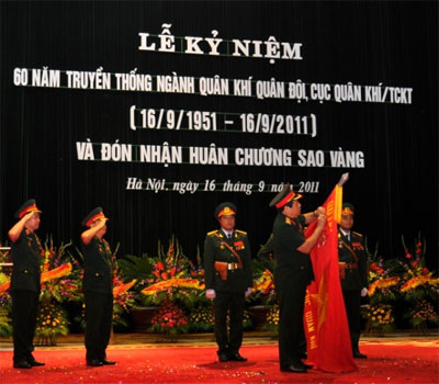 Đón nhận Huân chương Sao Vàng