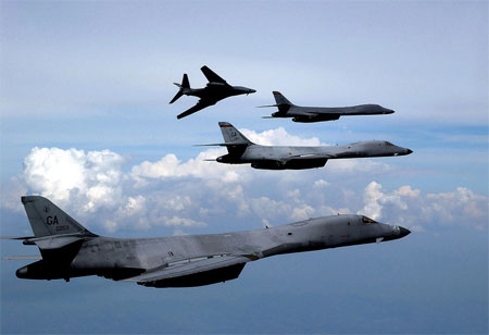 Không quân Mỹ thử khả năng tác chiến biển của B-1B Lancer