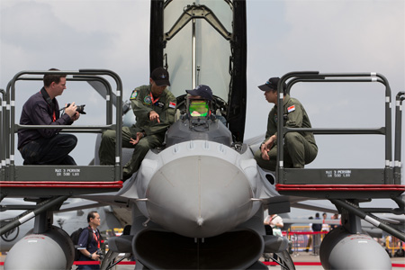 F-16V sẽ là phương án “thay thế” giá rẻ của F-35 Lightning II