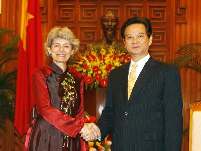 Thủ tướng Nguyễn Tấn Dũng tiếp Tổng Giám đốc UNESCO