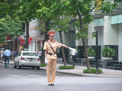 Ngày mở đầu suôn sẻ