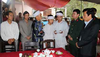 Hổ trợ mỗi người thiệt mạng do lũ lụt tại Thừa Thiên-Huế 5 triệu đồng