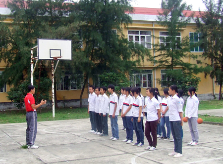 Chênh lệch giàu nghèo nhà giáo?