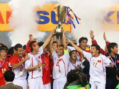 HLV Calisto và 6 tuyển thủ được tặng thưởng Huân chương Lao động Hạng Ba