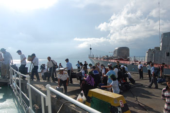 Hơn 2,2 tỉ đồng tặng quân và dân huyện đảo Trường Sa, DK1