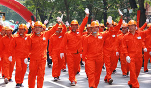 Xây dựng giai cấp công nhân ngày càng lớn mạnh