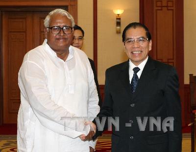 Tổng Bí thư Nông Đức Mạnh tiếp Đoàn đại biểu cấp cao Đảng Cộng sản Băng - la - Đét