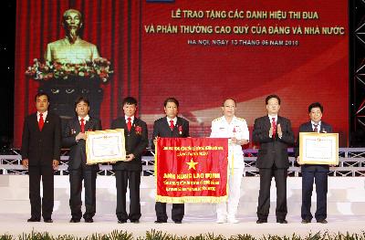 Tập đoàn Dầu khí Quốc gia Việt Nam đón nhận “Huân chương Sao Vàng”