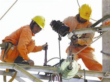 Chủ tịch UBND TP. Hà Nội yêu cầu bảo đảm điện, nước cho nhân dân