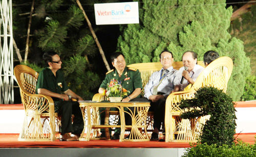 Thành cổ, đêm hoài niệm