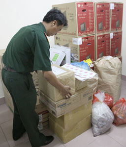 Tuổi trẻ báo Quân đội nhân dân đến với đảo xa